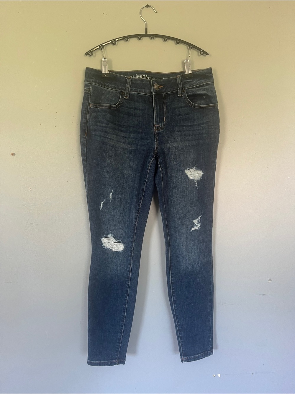 Woman’s Maurices Dark Wash Ripped Skinny Jeans Small Short